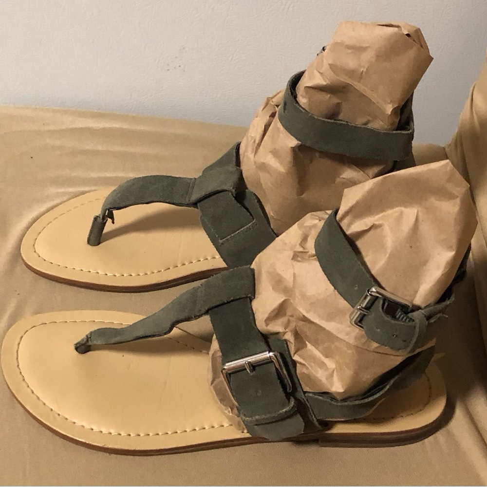 Marc Fisher Merelly Flat Sandals 8M